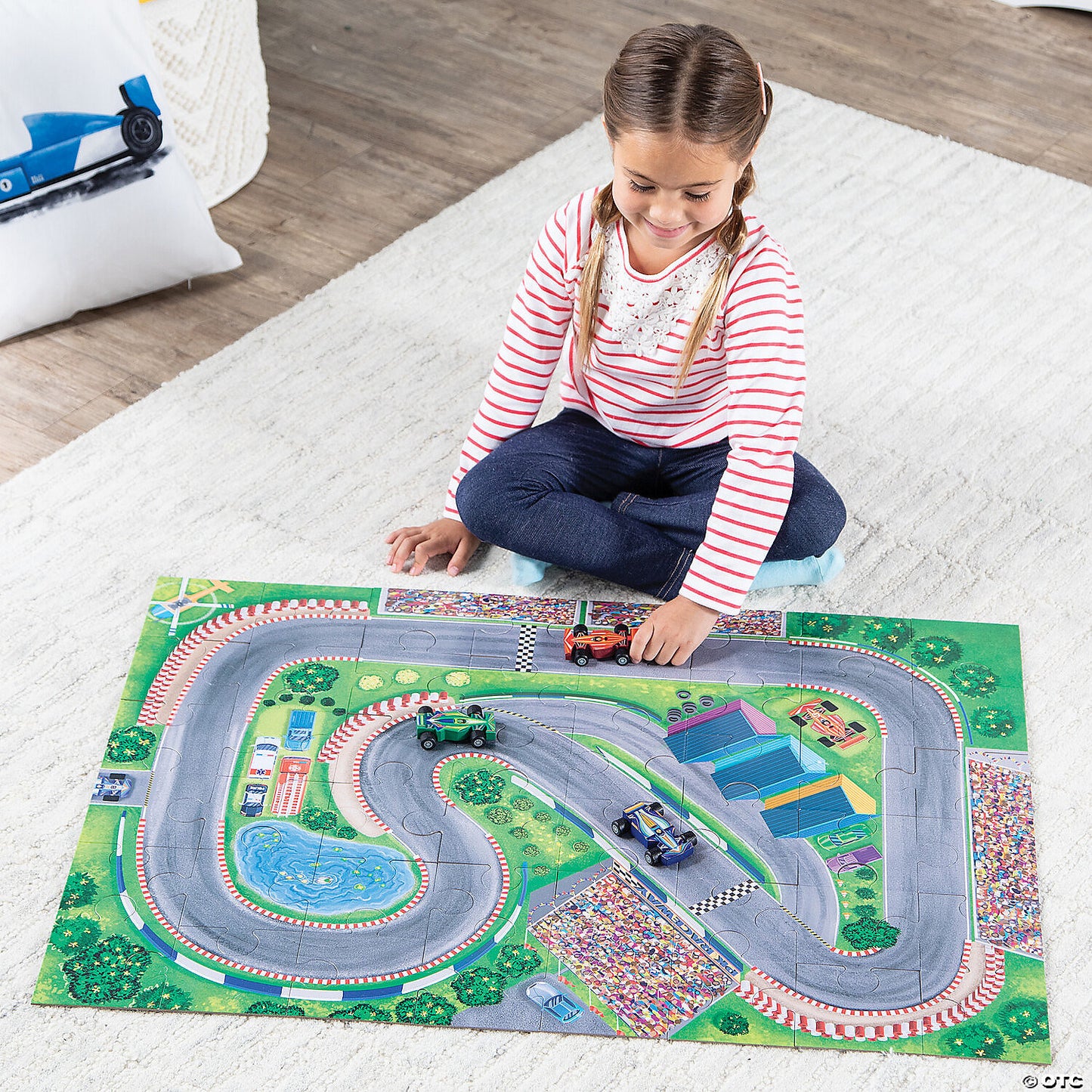 Race Day Puzzle & Play