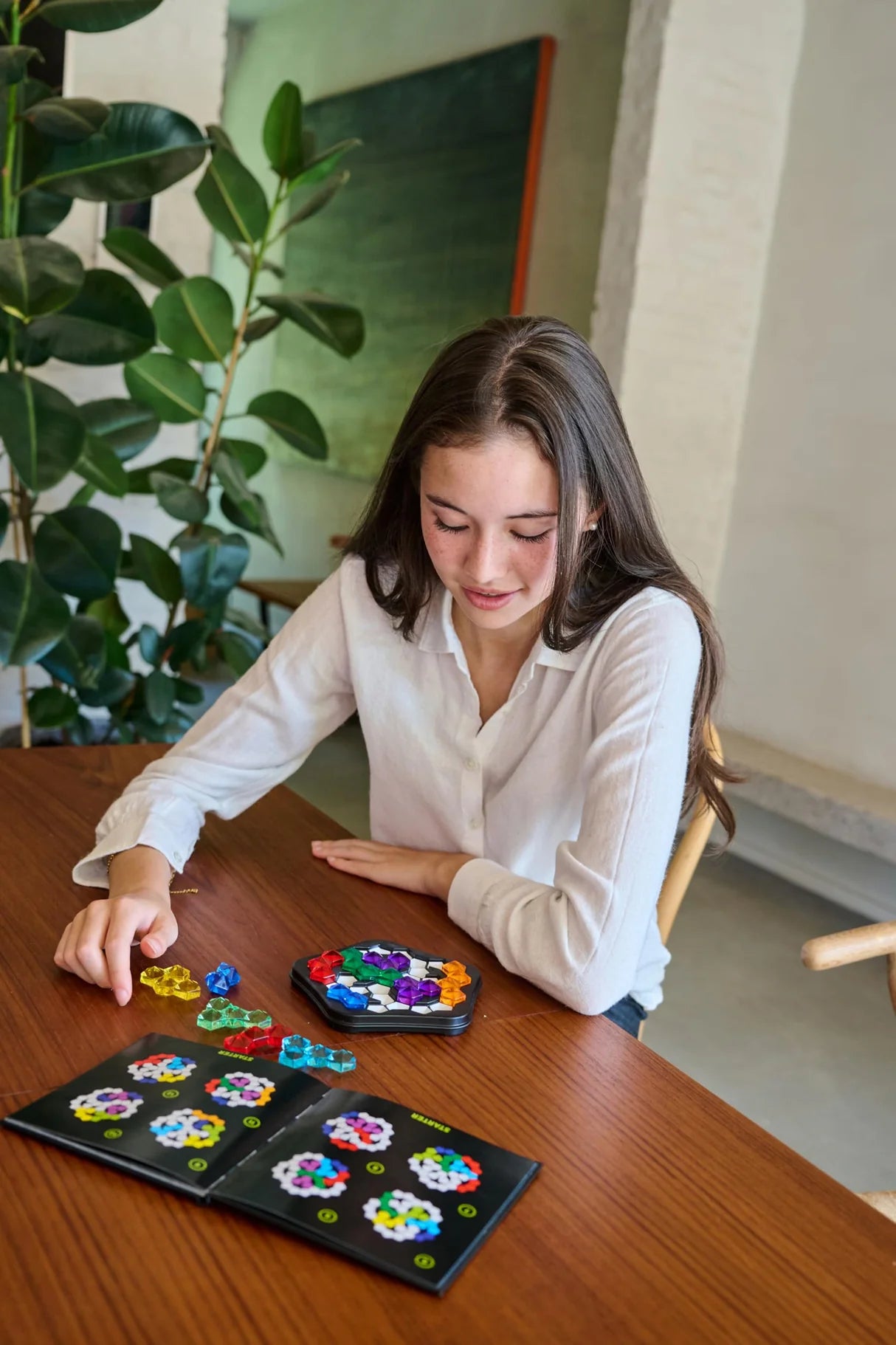 SmartGames IQ Deluxe: Pentagon - Featuring 120 Challenges in a Deluxe Travel Case for Ages 14 - Adult